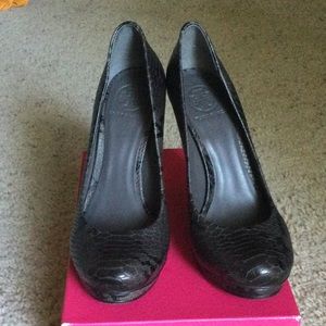 TORY BURCH SNAKE PRINT HEELS